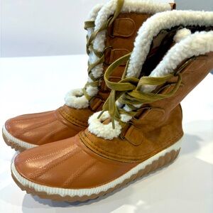 NWOT Yoki Rubber Toe Duck Rain Boots Brown W/White Faux Fur trim - size 8